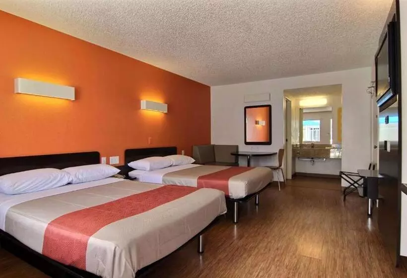 キングサイズベッドのデラックスルーム, Motel 6albuquerque, Nm  Coors Road