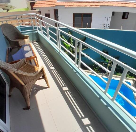 اتاق استاندارد سه تخته با بالکن, Praia Guest House