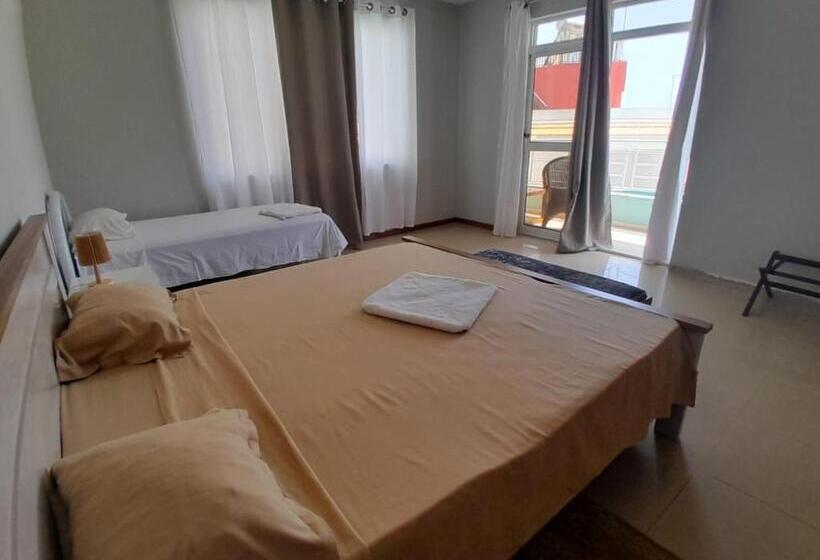 اتاق استاندارد سه تخته با بالکن, Praia Guest House