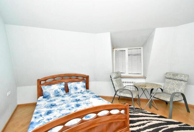 패밀리 룸 공용 욕실, Amigos Guest House