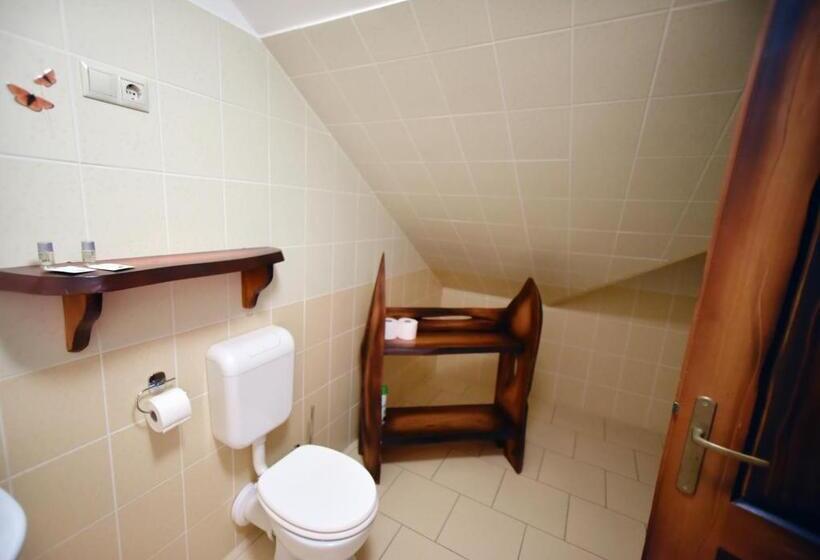 套房, Camelot Club