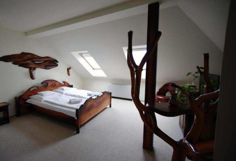 ファミリールーム, Camelot Club