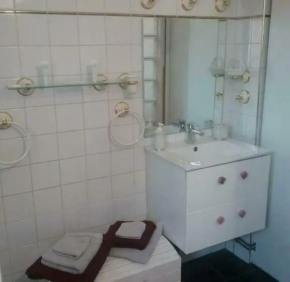 スタンダードルーム, Chambre De La Roseraie