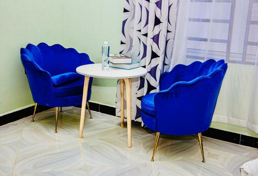 디럭스 룸, S Meyzieu