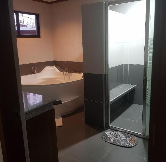 エクゼクティブスイート, Platinum Hotel By Bluebookers