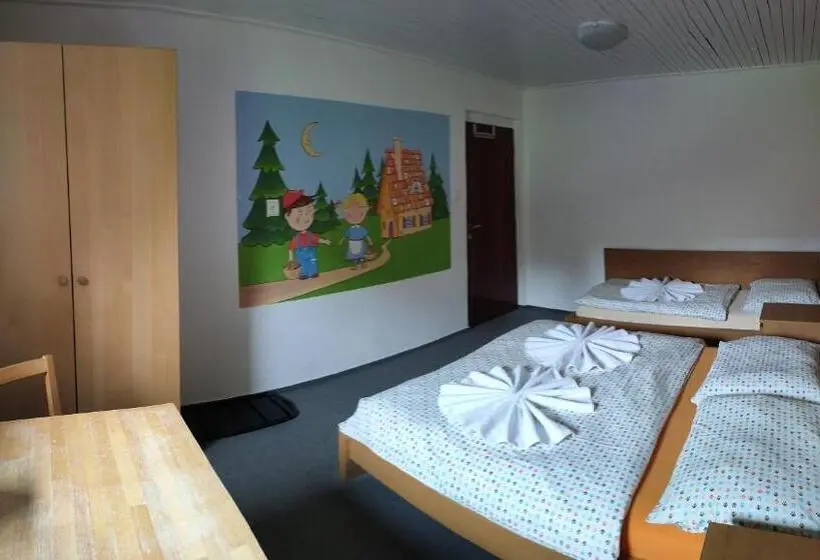 Standard Kolmen Hengen Huone, Chata ťapka
