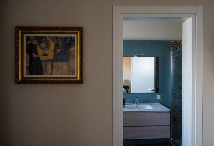 اتاق خانوادگی با چشمانداز کوه, Parva Vinea Agriturismo