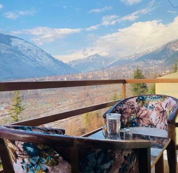 اتاق لوکس, Snow Crest Residency