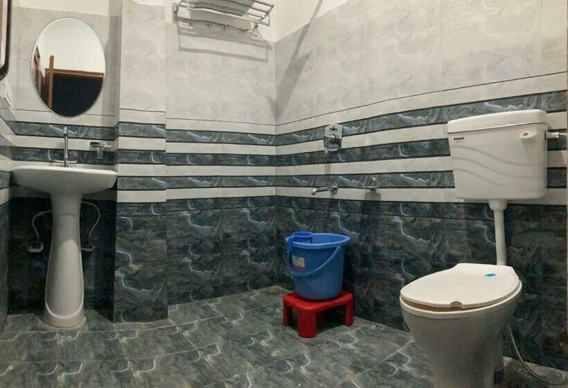 اتاق لوکس, Snow Crest Residency