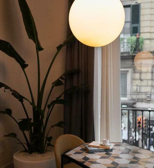 سوئیت با تخت بزرگ, Mirabilis Relais