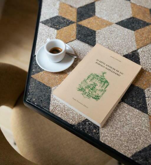 سوئیت با تخت بزرگ, Mirabilis Relais