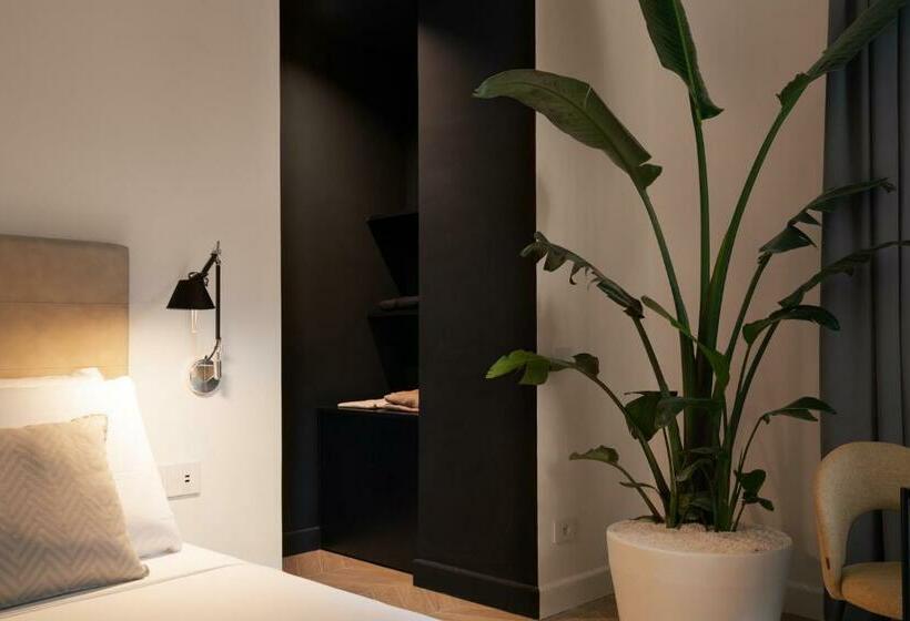 سوئیت با تخت بزرگ, Mirabilis Relais