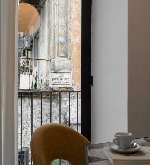 سوئیت با تخت بزرگ, Mirabilis Relais