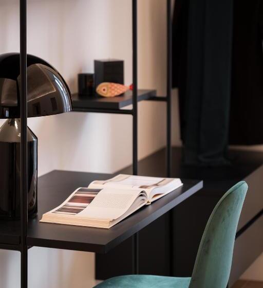 اتاق لوکس, Mirabilis Relais