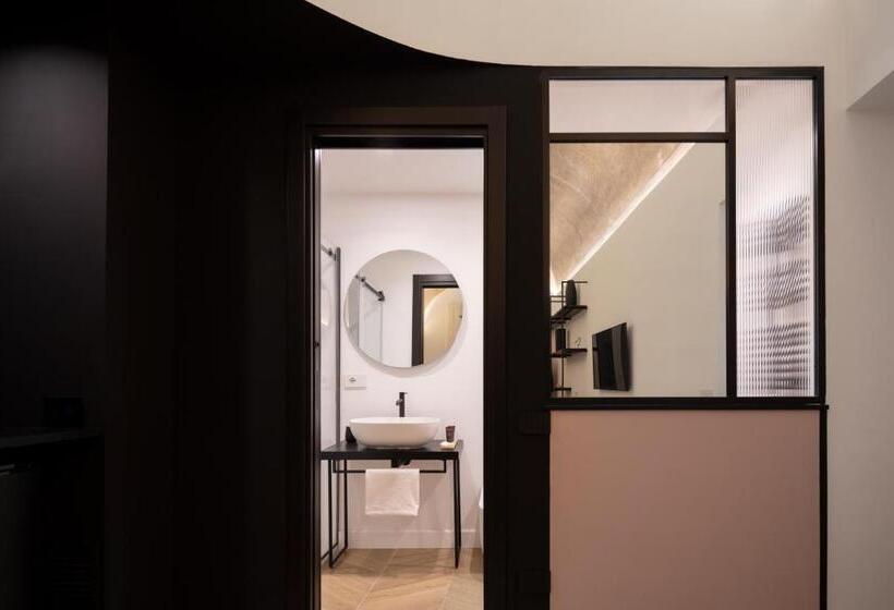 اتاق لوکس, Mirabilis Relais