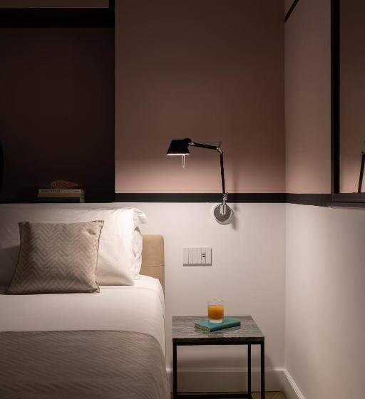 اتاق سوپریور, Mirabilis Relais