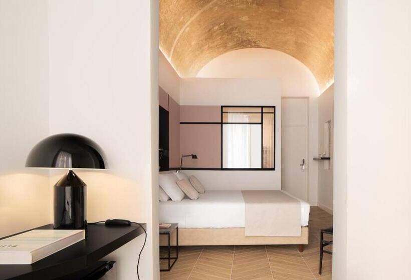 اتاق سوپریور, Mirabilis Relais