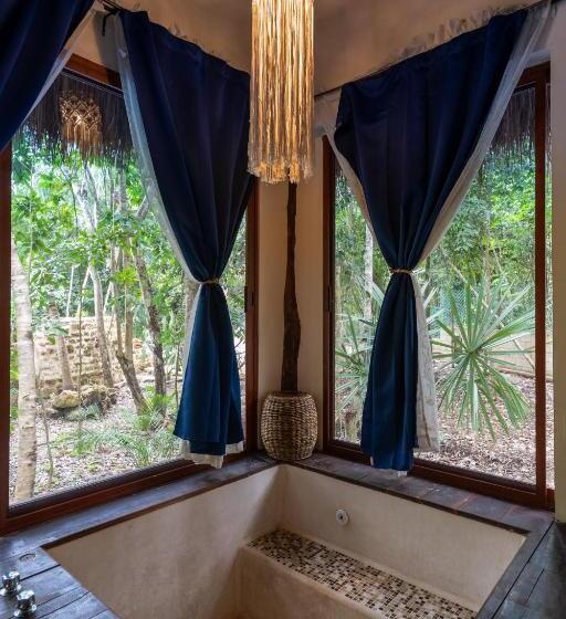 1 Bedroom Apartment Lake View, Xoot’ka’ana Villa Colibri