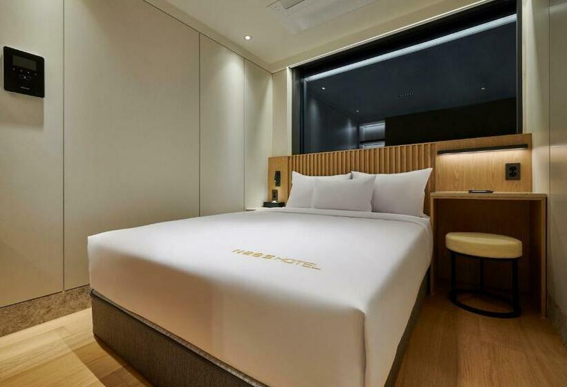 스탠다드 룸, N285