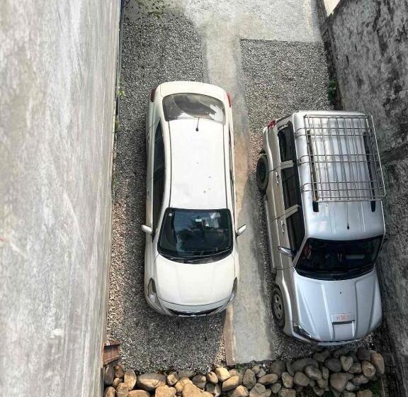 اتاق لوکس, Paris Guest House