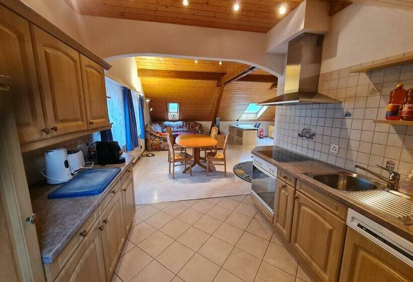 スタンダードルーム, Dachwohnung In Welschenrohr