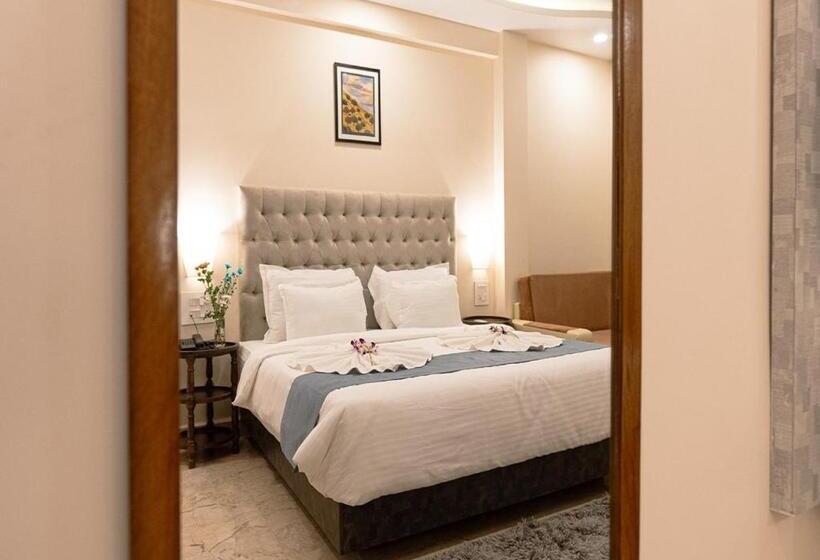 Premium room w/ mountain view, The Verda De Miranda Resort Morjim North Goa