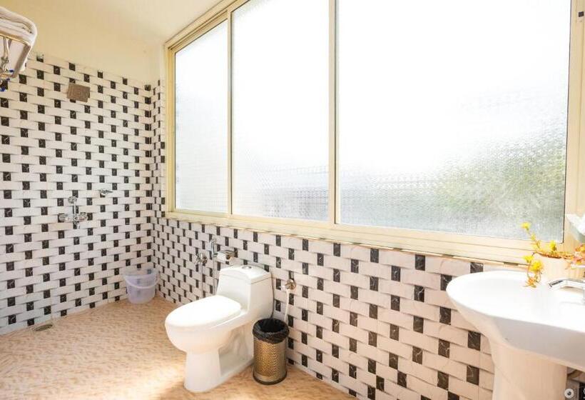 Executive-sviitti parvekkeella, Woodpegger By The Beach, Mandrem