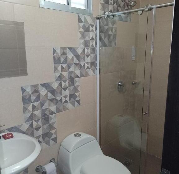 חדר סטנדרט לשלושה, Med Suites 94