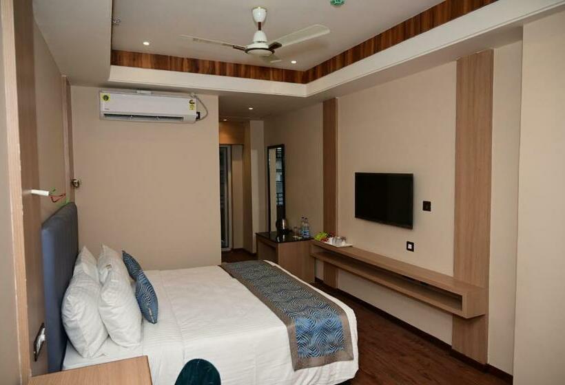 Superior-Zimmer, Pipul Padmaja Pride