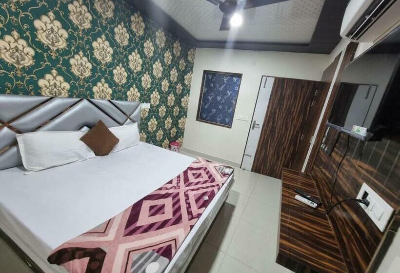 اتاق لوکس, Shanti Grand Inn