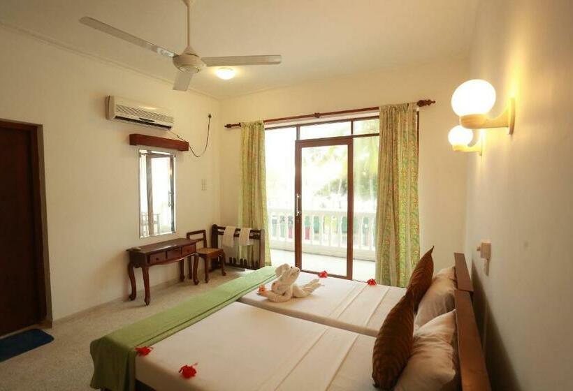 レイクビュースタンダードルーム, Sumadai Beach