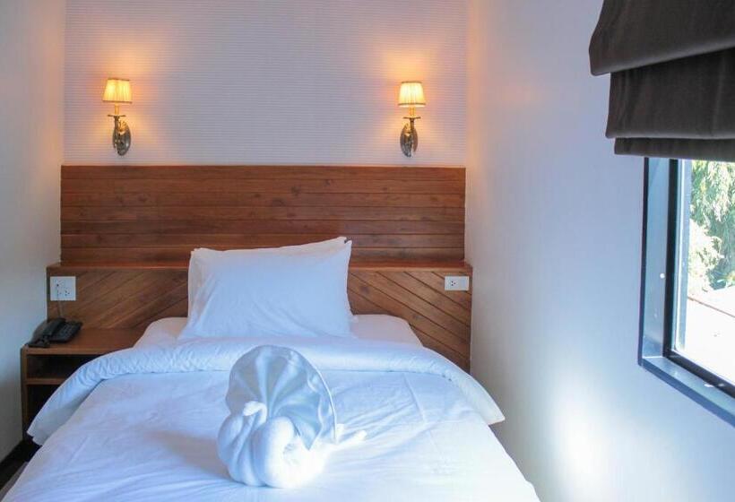 غرفة سوبيريور فردية, The Peace River Kwai