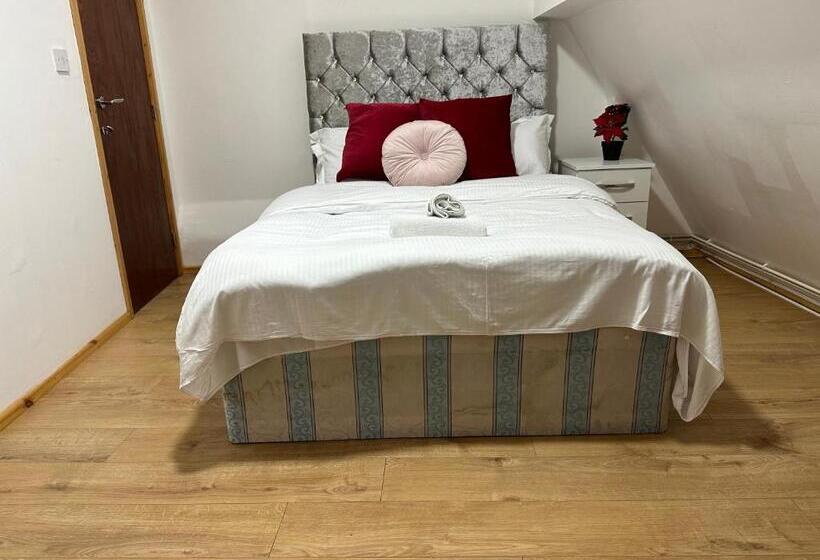 Номер Стандарт Совместная Ванная, City Lodge Shadwell