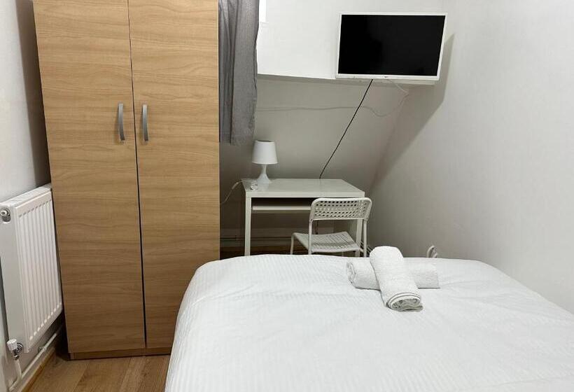Номер Стандарт Индивидуальный Совместная Ванная, City Lodge Shadwell
