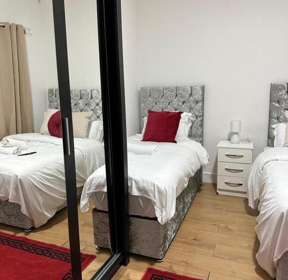 חדר משפחתי חדר אמבטיה משותף, City Lodge Shadwell