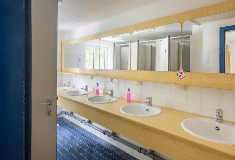 标准三人间, Berggasthof Hörnerhaus