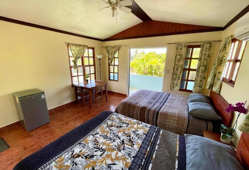 חדר משפחתי, Brisa Del Mar