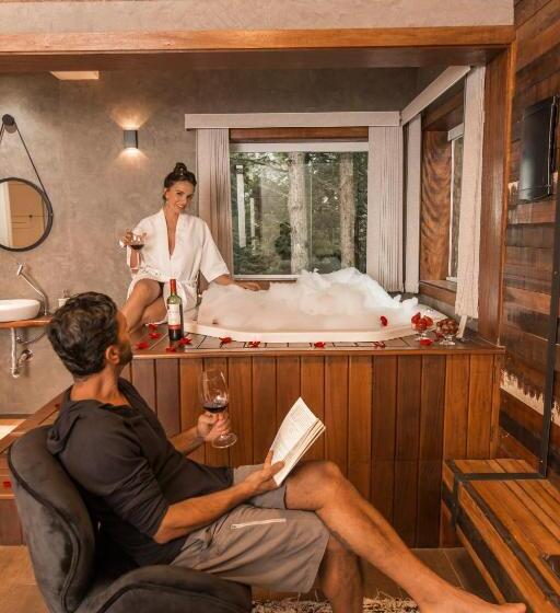 带按摩浴盆的套房, Roteiros Adorai