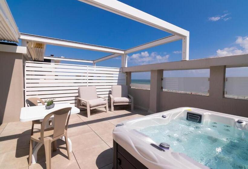 استودیوی استاندارد با چشم‌انداز دریا, Residence Flow R