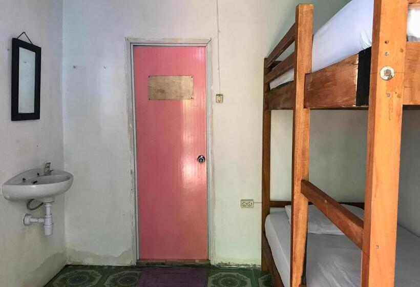 Номер Basic, The House Hostel