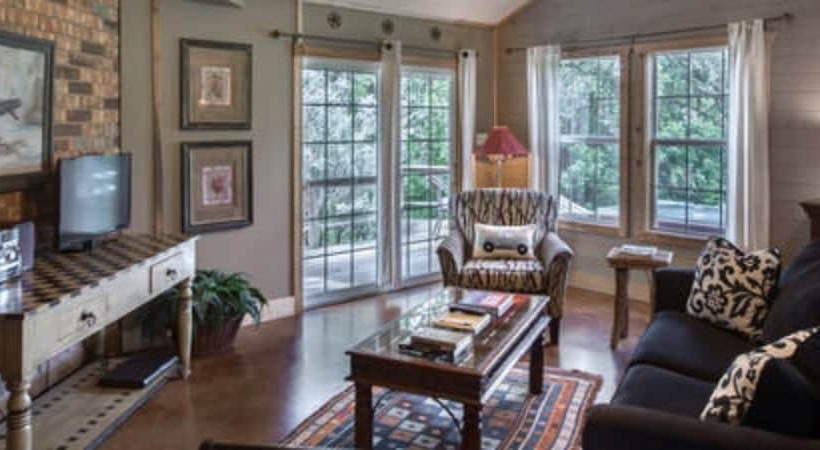 샬레, Barons Creekside Resort