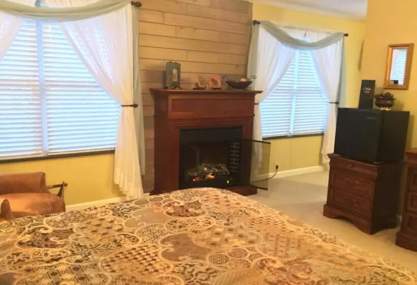 ガーデンビュースタンダードルーム, Brookside Mountain Mist Inn B&b