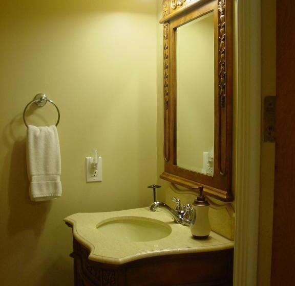 Номер Стандартный Кровать Куин, Brookside Mountain Mist Inn B&b