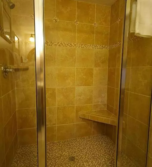 クイーンサイズベッドのスタンダードルーム, Brookside Mountain Mist Inn B&b