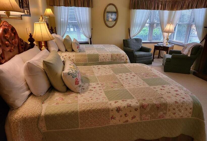 Номер Стандартный Кровать Куин, Brookside Mountain Mist Inn B&b