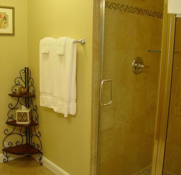 Люкс Deluxe Кровать Кинг, Brookside Mountain Mist Inn B&b