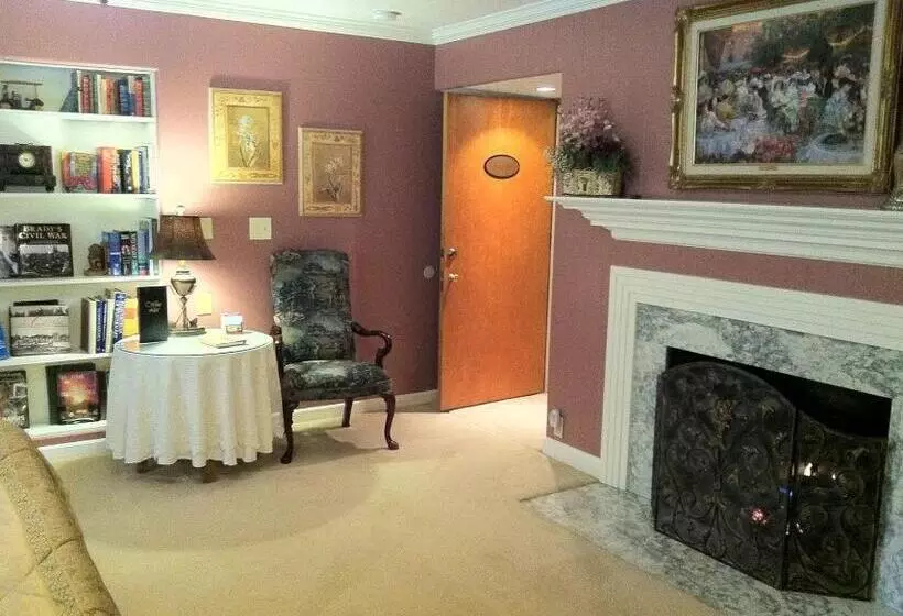 キングサイズベッドのデラックススイート, Brookside Mountain Mist Inn B&b