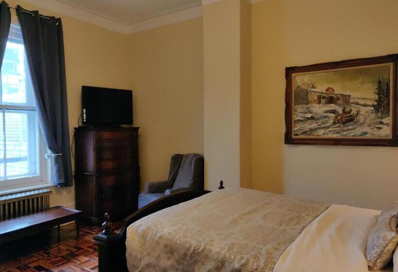 חדר דלוקס, Gingerbread Manor