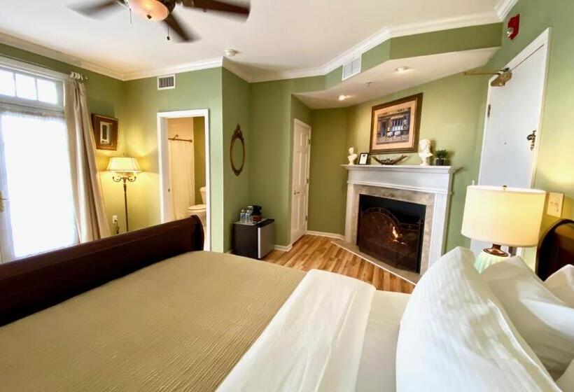 スイート, Inn On Main