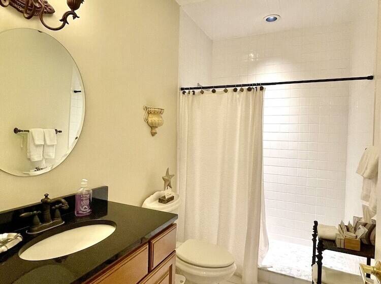 スタンダードルーム, Inn On Main